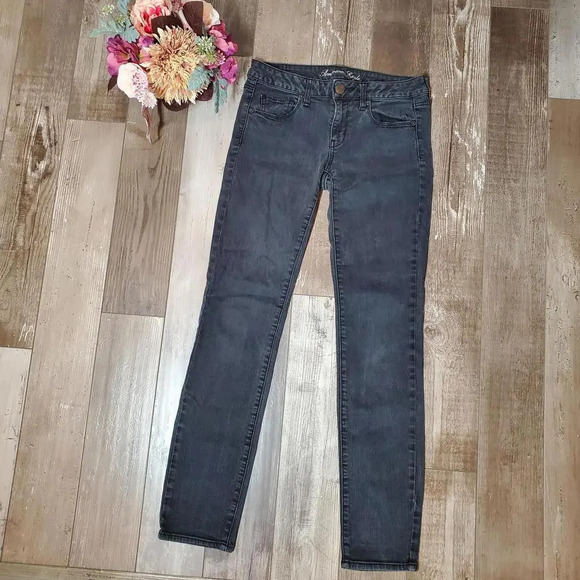 American Eagle Black Super Stretch Skinny Size 8 Regular Jeans - Picture 1 of 15